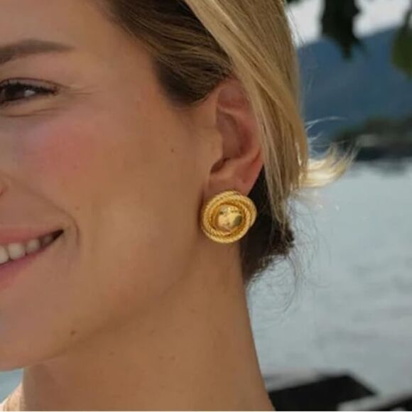 Lightweight Chunky Round Earrings - Picture 3 of 5